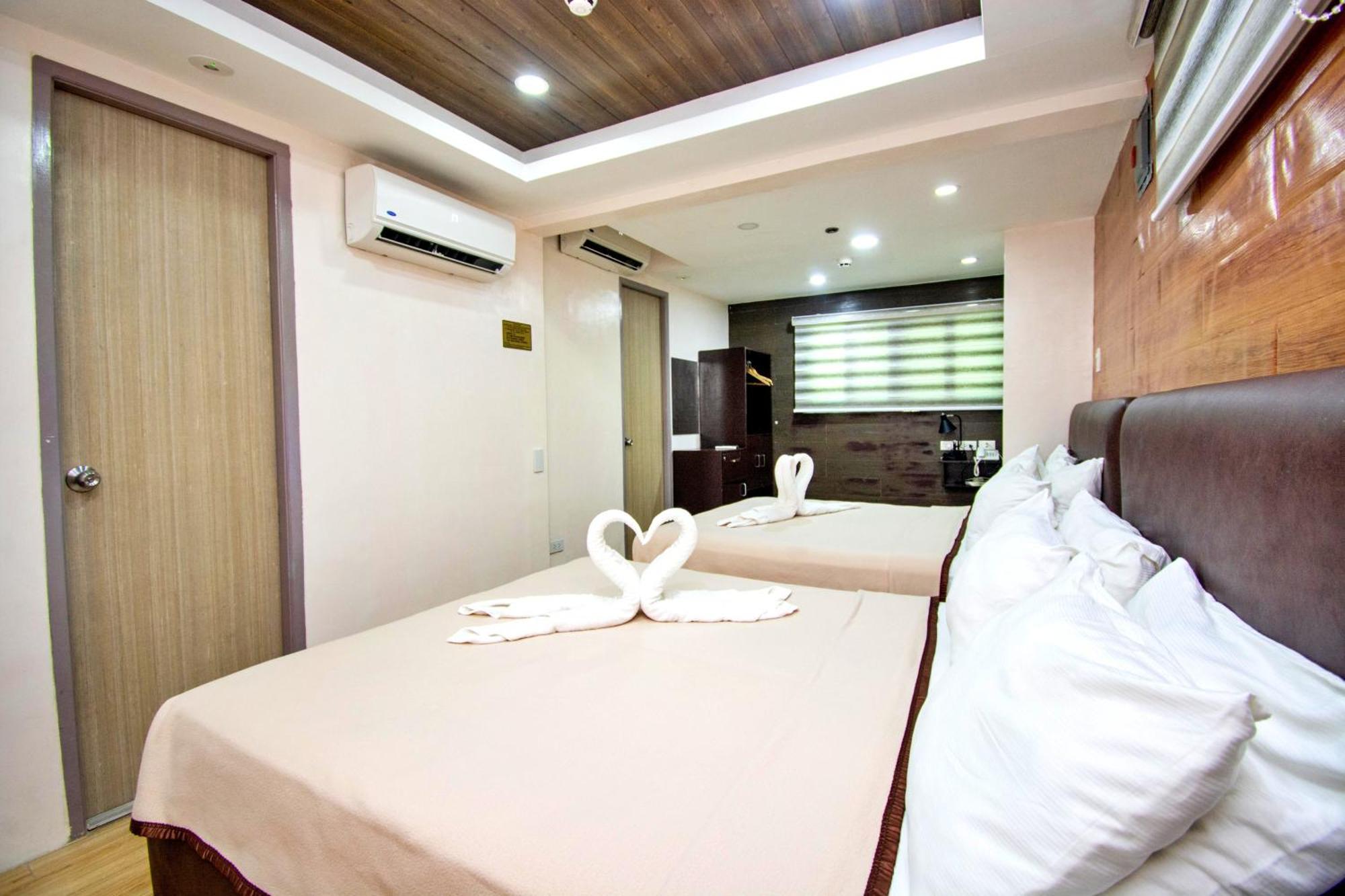 Emerald Island Hotel Balabag  ภายนอก รูปภาพ