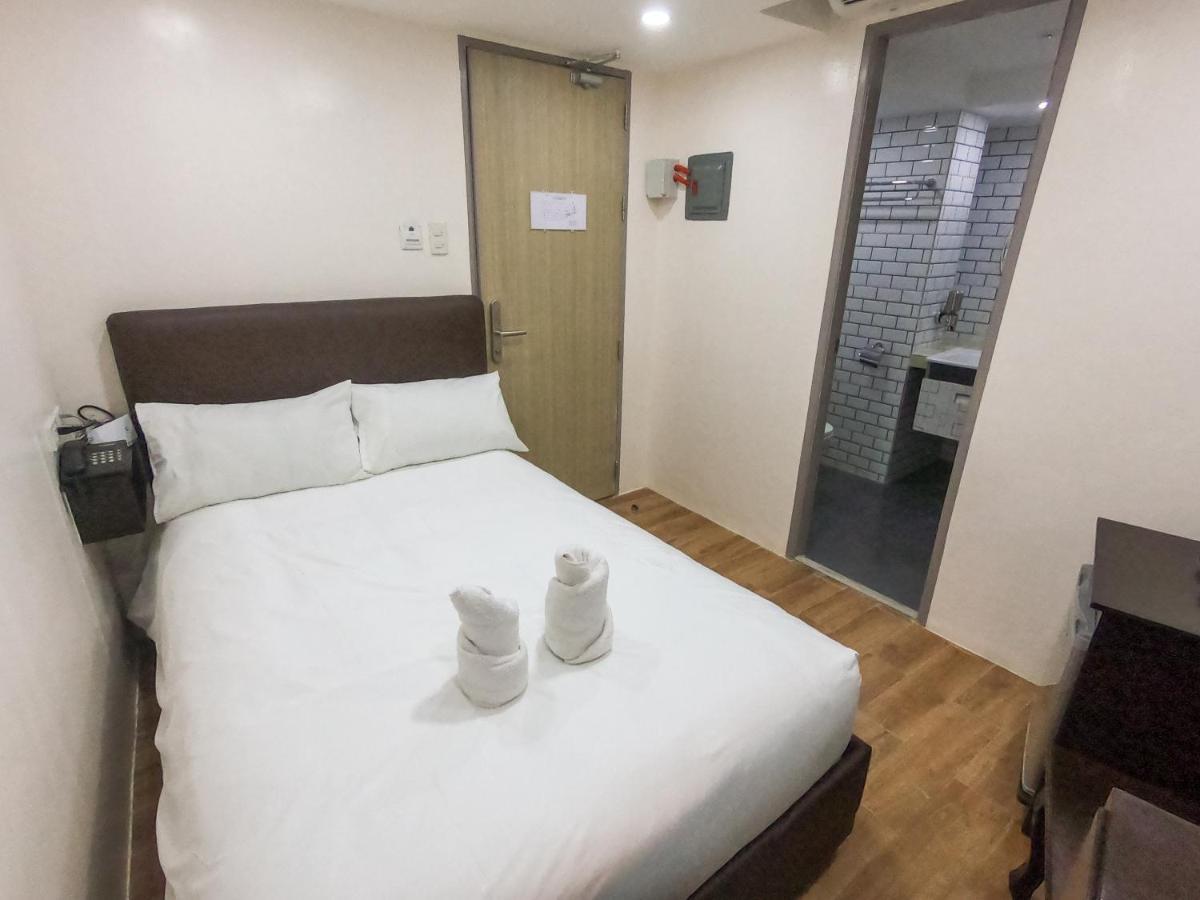 Emerald Island Hotel Balabag  ภายนอก รูปภาพ