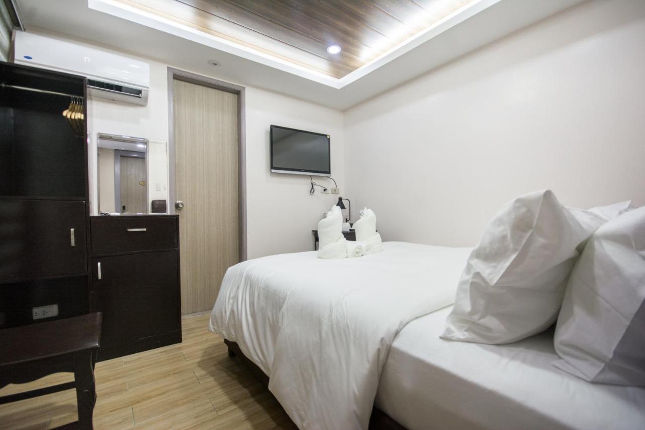 Emerald Island Hotel Balabag  ภายนอก รูปภาพ